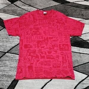 VINTAGE S/S SULLIVAN SUPPLY RED GRAPHIC PORT & COMPANY CREW-NECK TEE-SHI…